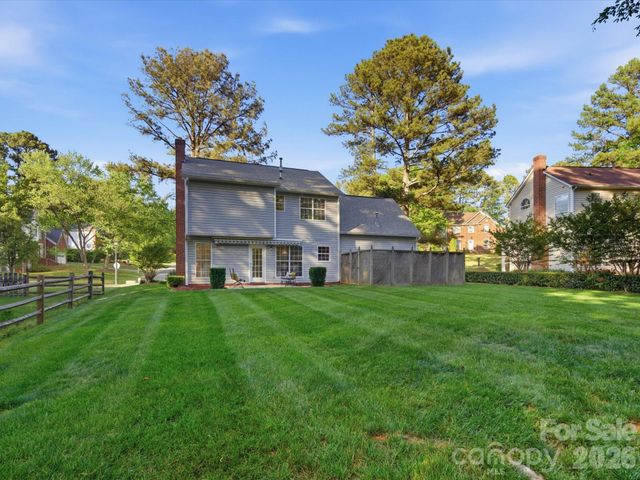 3129 Crescent Knoll Drive, Matthews, NC 28105