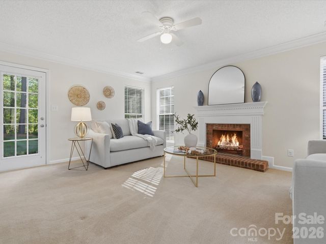 3129 Crescent Knoll Drive, Matthews, NC 28105