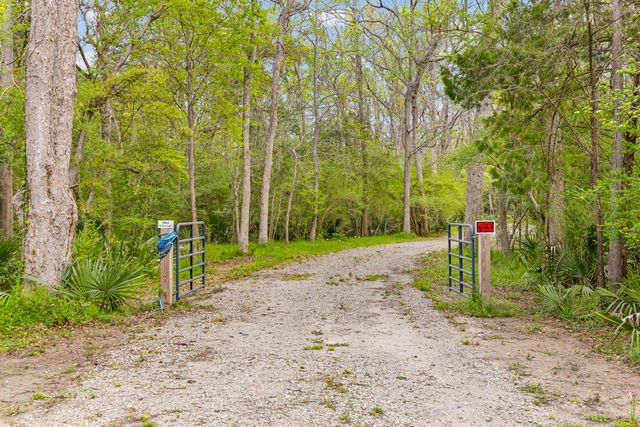3956 Bulow Plantation Road, Johns Island, SC 29455