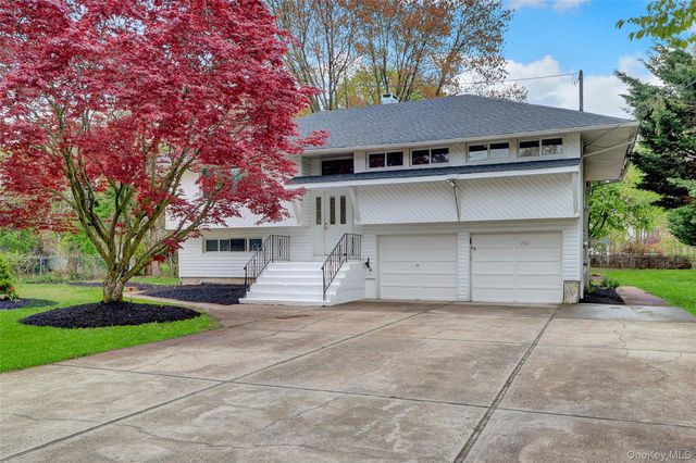256 Vanderbilt Avenue, Brentwood, NY 11717