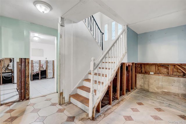 256 Vanderbilt Avenue, Brentwood, NY 11717