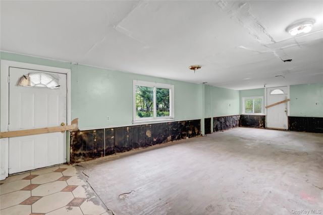 256 Vanderbilt Avenue, Brentwood, NY 11717