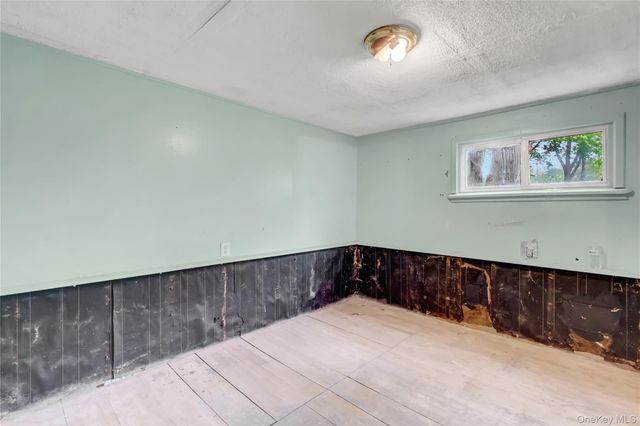 256 Vanderbilt Avenue, Brentwood, NY 11717