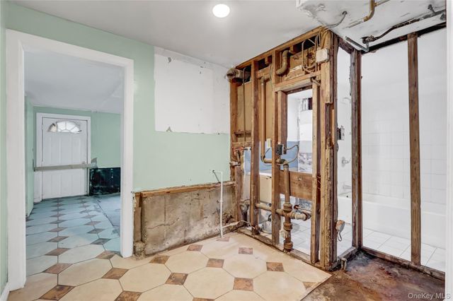 256 Vanderbilt Avenue, Brentwood, NY 11717