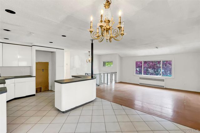 256 Vanderbilt Avenue, Brentwood, NY 11717