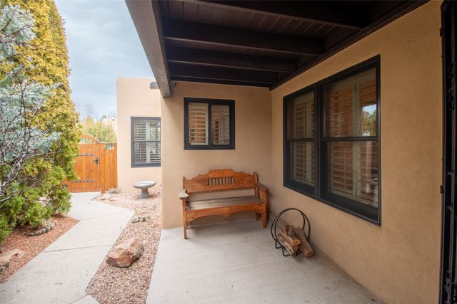2844 Plaza Verde, Santa Fe, NM 87507