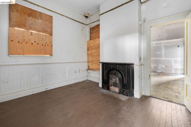 1528 International Blvd, Oakland, CA 94606