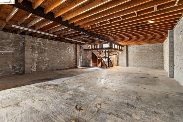 1528 International Blvd, Oakland, CA 94606