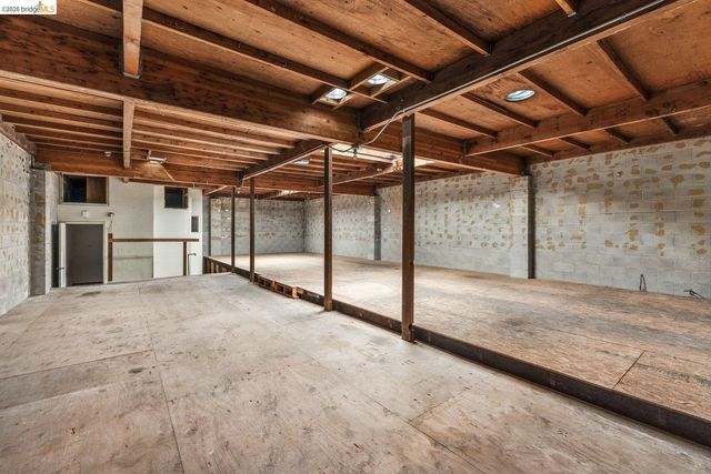 1528 International Blvd, Oakland, CA 94606