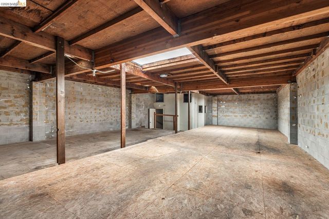 1528 International Blvd, Oakland, CA 94606