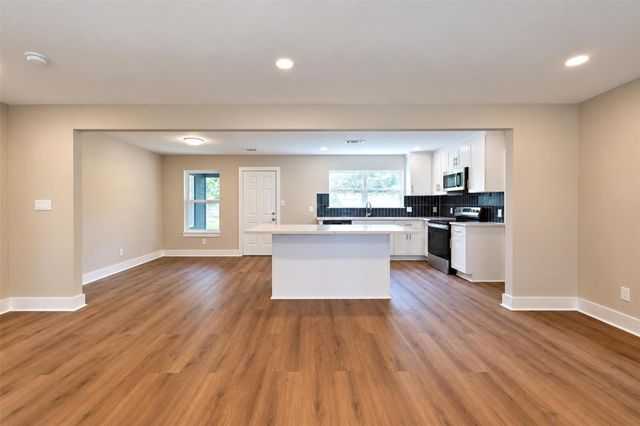 1310 Dudley Street, Richmond, TX 77469