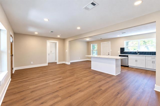 1310 Dudley Street, Richmond, TX 77469