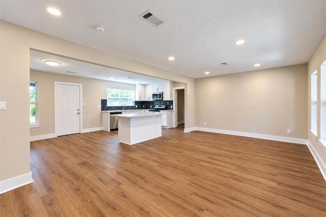 1310 Dudley Street, Richmond, TX 77469