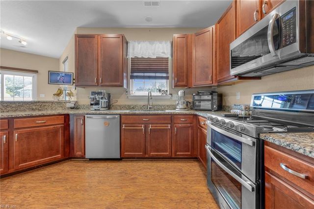 1005 Raven Hill RD, Suffolk, VA 23434