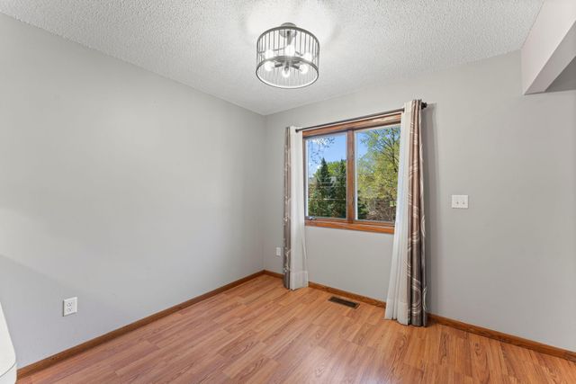 1889 Hamline Avenue N, Falcon Heights, MN 55113