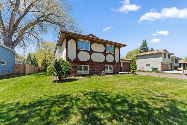 1889 Hamline Avenue N, Falcon Heights, MN 55113