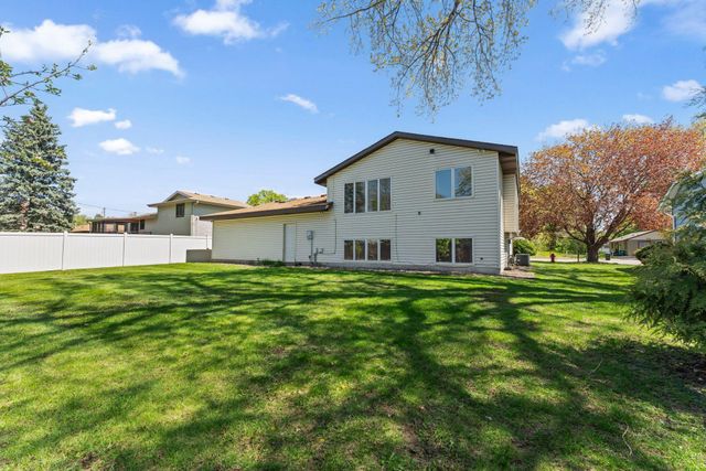 1889 Hamline Avenue N, Falcon Heights, MN 55113
