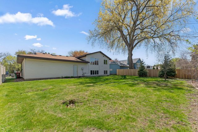 1889 Hamline Avenue N, Falcon Heights, MN 55113