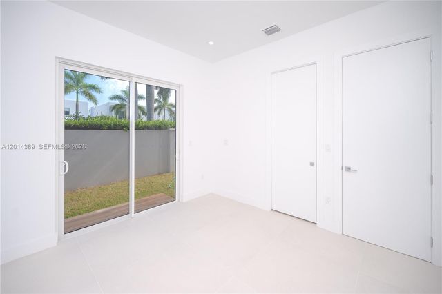 10381 NW 67th Ter, Doral, FL 33178
