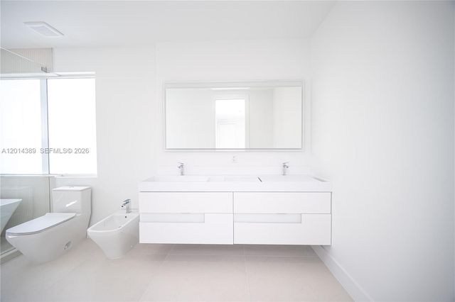 10381 NW 67th Ter, Doral, FL 33178