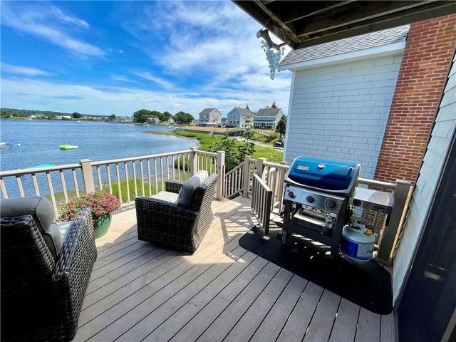 57 Green Street, Portsmouth, RI 02871