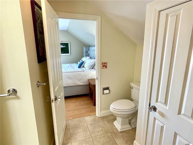 57 Green Street, Portsmouth, RI 02871