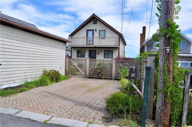 57 Green Street, Portsmouth, RI 02871