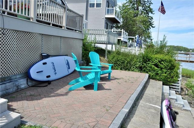 57 Green Street, Portsmouth, RI 02871
