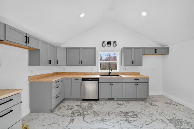 16 Nightingale Trail E, Wurtsboro, NY 12790