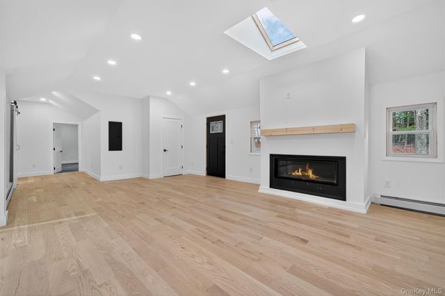 16 Nightingale Trail E, Wurtsboro, NY 12790