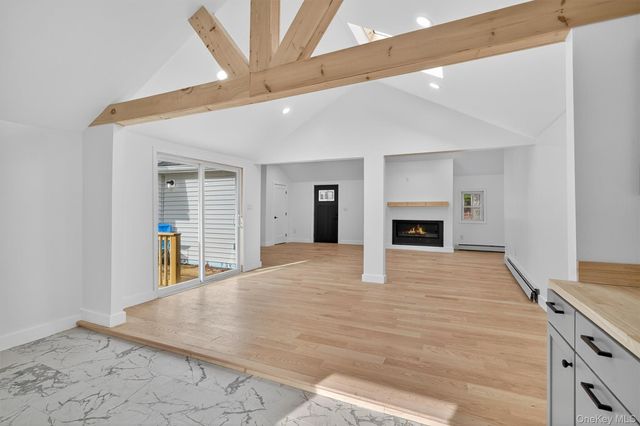 16 Nightingale Trail E, Wurtsboro, NY 12790