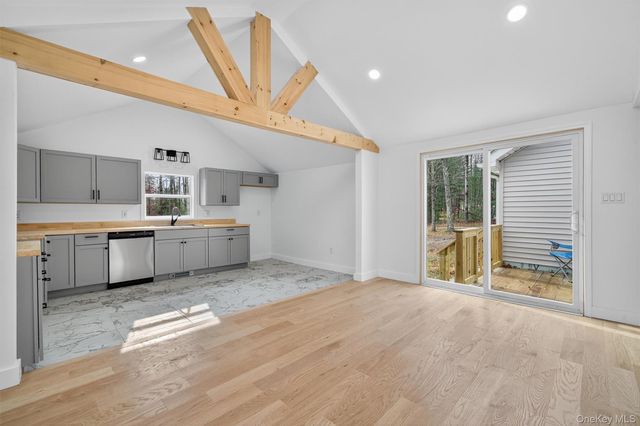 16 Nightingale Trail E, Wurtsboro, NY 12790