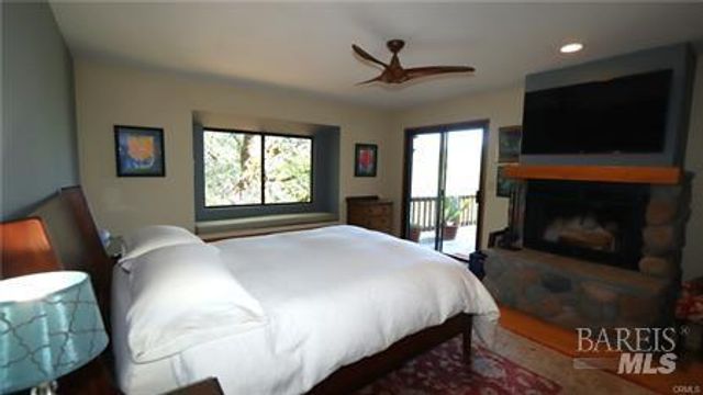9714 St Helena Dr, Cobb, CA 95426