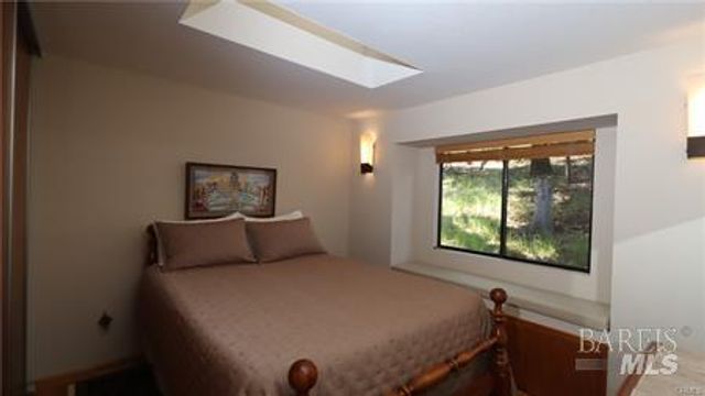 9714 St Helena Dr, Cobb, CA 95426