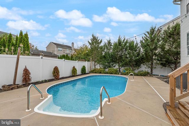 7 MOHAWK TRL, Burlington, NJ 08016