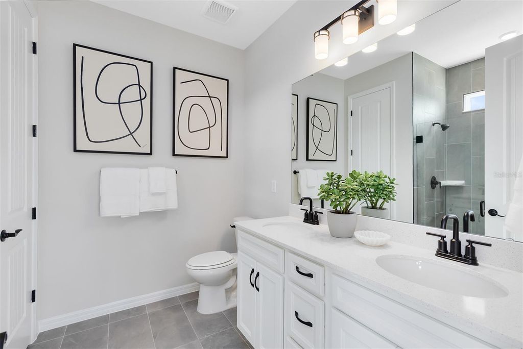 Image 21 of property listing at 6924 ROSY SKY AVENUE, Orlando, FL 32829