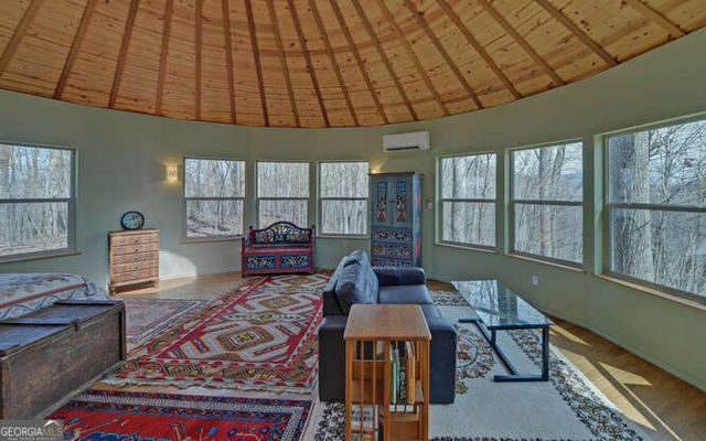 279 Collins Creek Road, Hiawassee, GA 30546