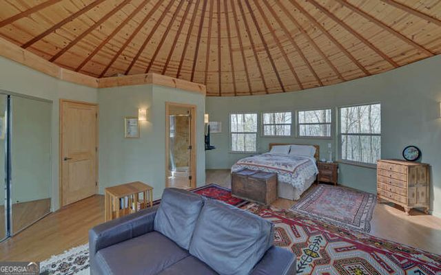 279 Collins Creek Road, Hiawassee, GA 30546