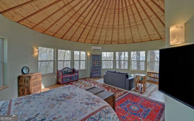 279 Collins Creek Road, Hiawassee, GA 30546