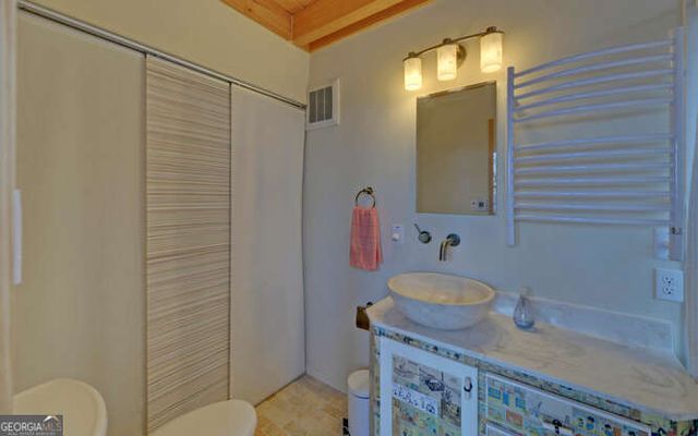 279 Collins Creek Road, Hiawassee, GA 30546