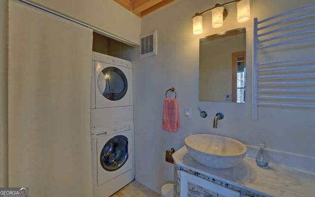 279 Collins Creek Road, Hiawassee, GA 30546