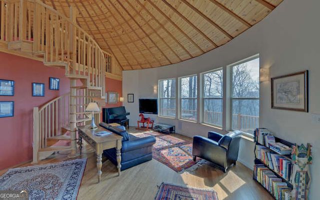 279 Collins Creek Road, Hiawassee, GA 30546