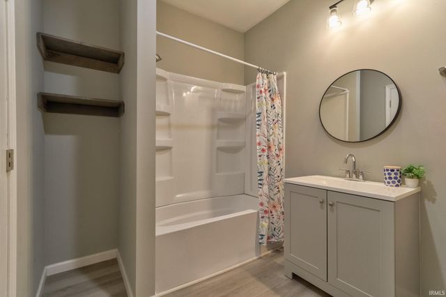 809 E Columbia Street, Evansville, IN 47711