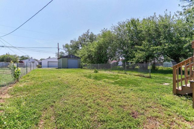 809 E Columbia Street, Evansville, IN 47711
