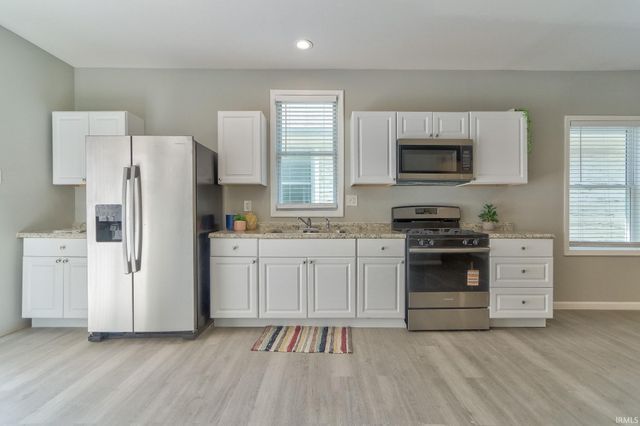 809 E Columbia Street, Evansville, IN 47711