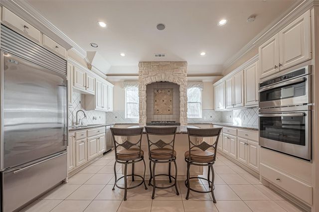 14010 Barnhart Boulevard, Houston, TX 77077