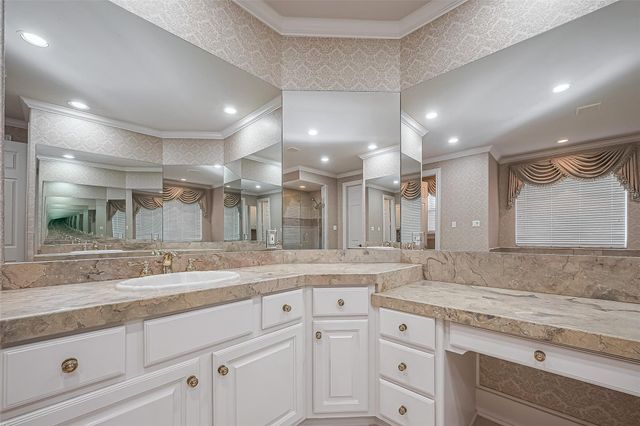 14010 Barnhart Boulevard, Houston, TX 77077