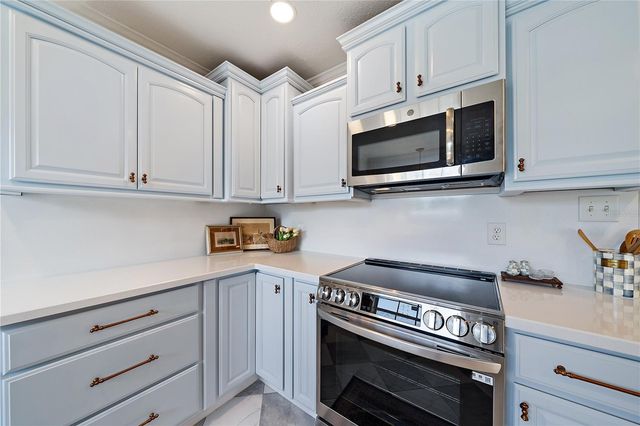 7746 WESTMORELAND DRIVE, Sarasota, FL 34243