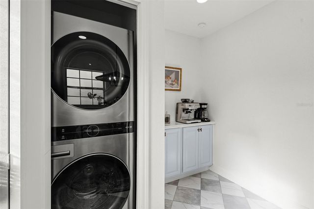 7746 WESTMORELAND DRIVE, Sarasota, FL 34243
