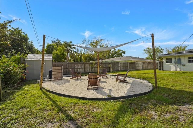 7746 WESTMORELAND DRIVE, Sarasota, FL 34243
